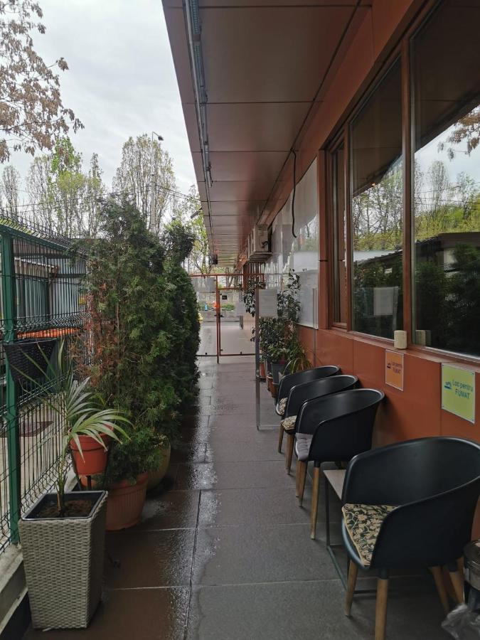 Nevis Fundeni Ξενοδοχείο Βουκουρέστι Εξωτερικό φωτογραφία