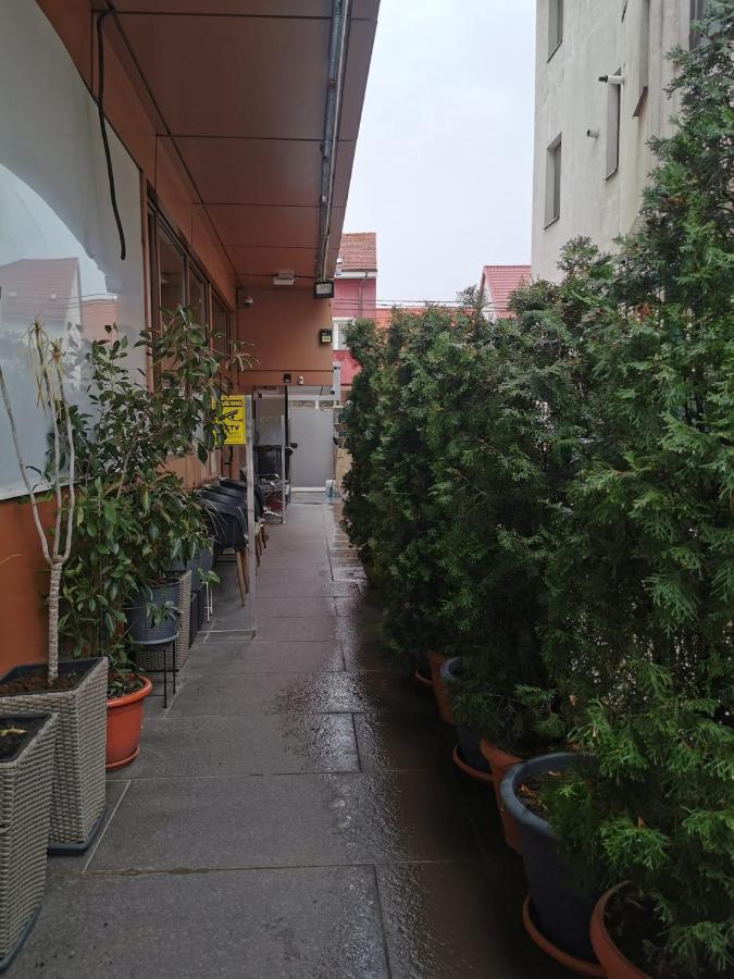 Nevis Fundeni Ξενοδοχείο Βουκουρέστι Εξωτερικό φωτογραφία